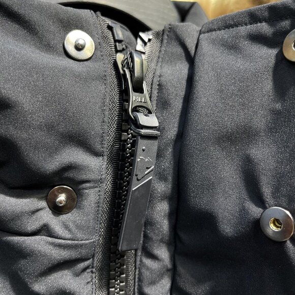 MLB Black Down Jacket - Picture 8 of 9